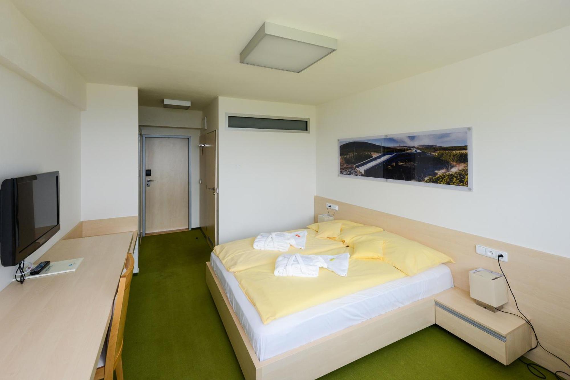 Horsky Hotel Friesovy Boudy Strazne Room photo